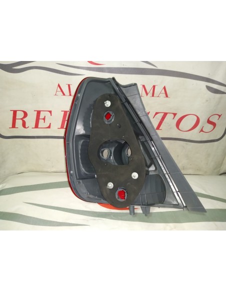 FOCO TRASERO DERECHO HONDA FIT 2002 - 2008